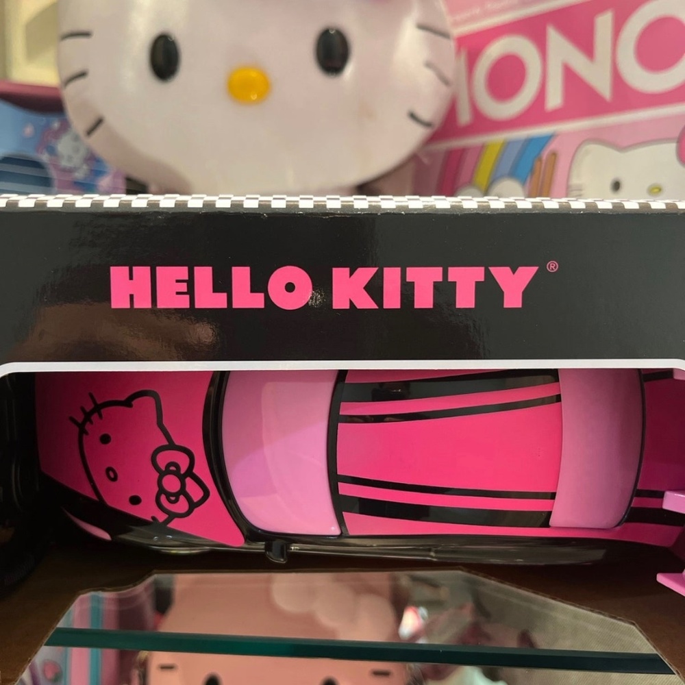 Hello Kitty Remote Control Car - Picture 4 of 4